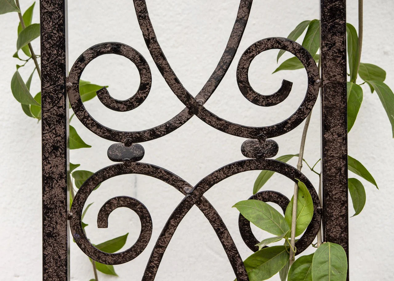 H Potter Heritage Scroll Garden Trellis – Metal Wall Trellis - Charcoal Brown - Image 11