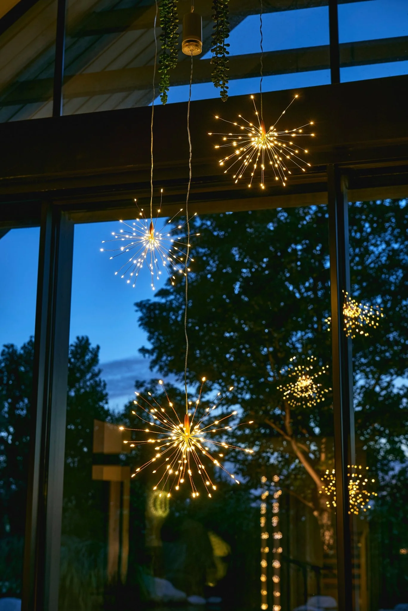 H Potter Hanging Starlight Light – 120 LED Indoor & Outdoor Décor - Image 5