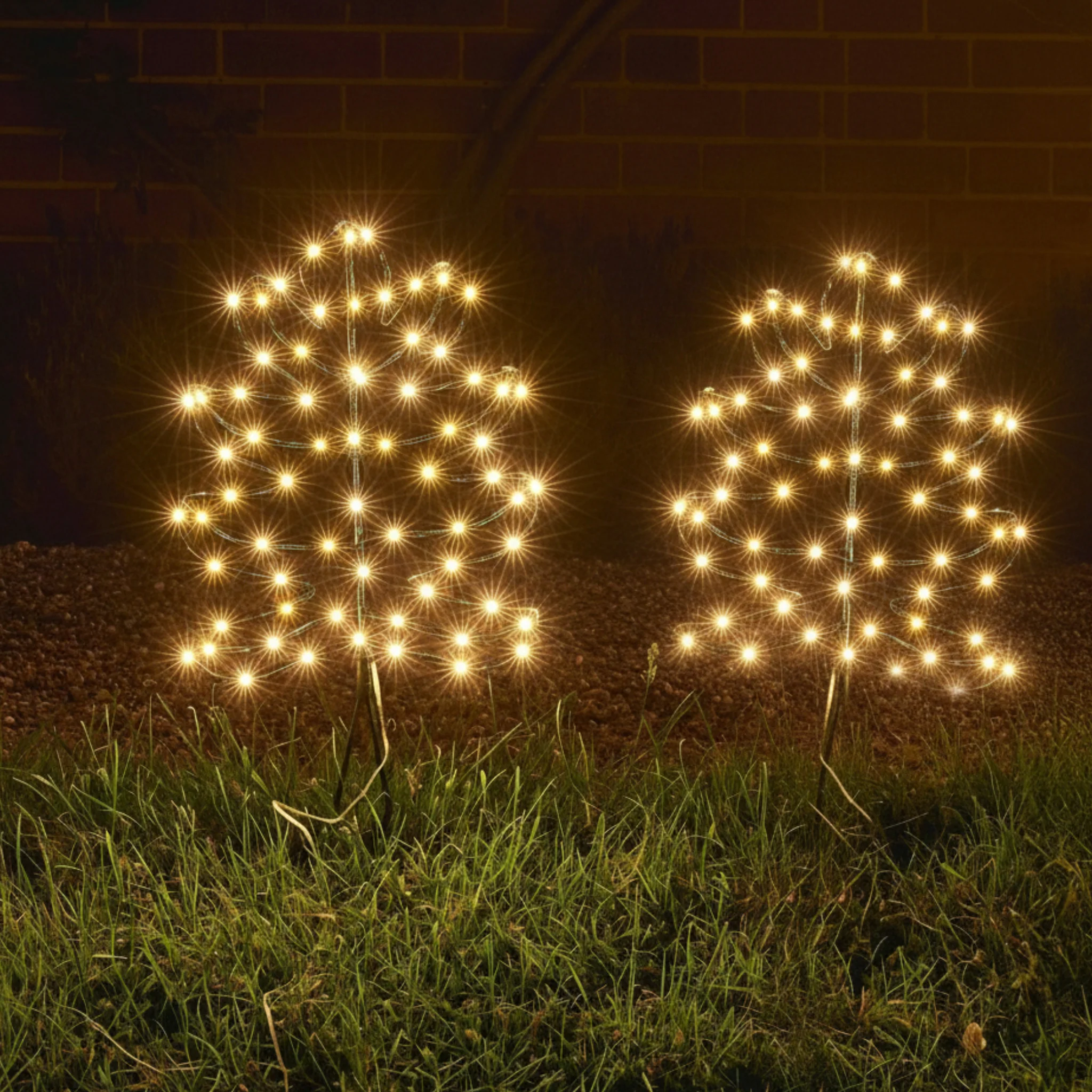 H Potter Solar Illuminated Estate Leaf Garden Light Large - Image 15