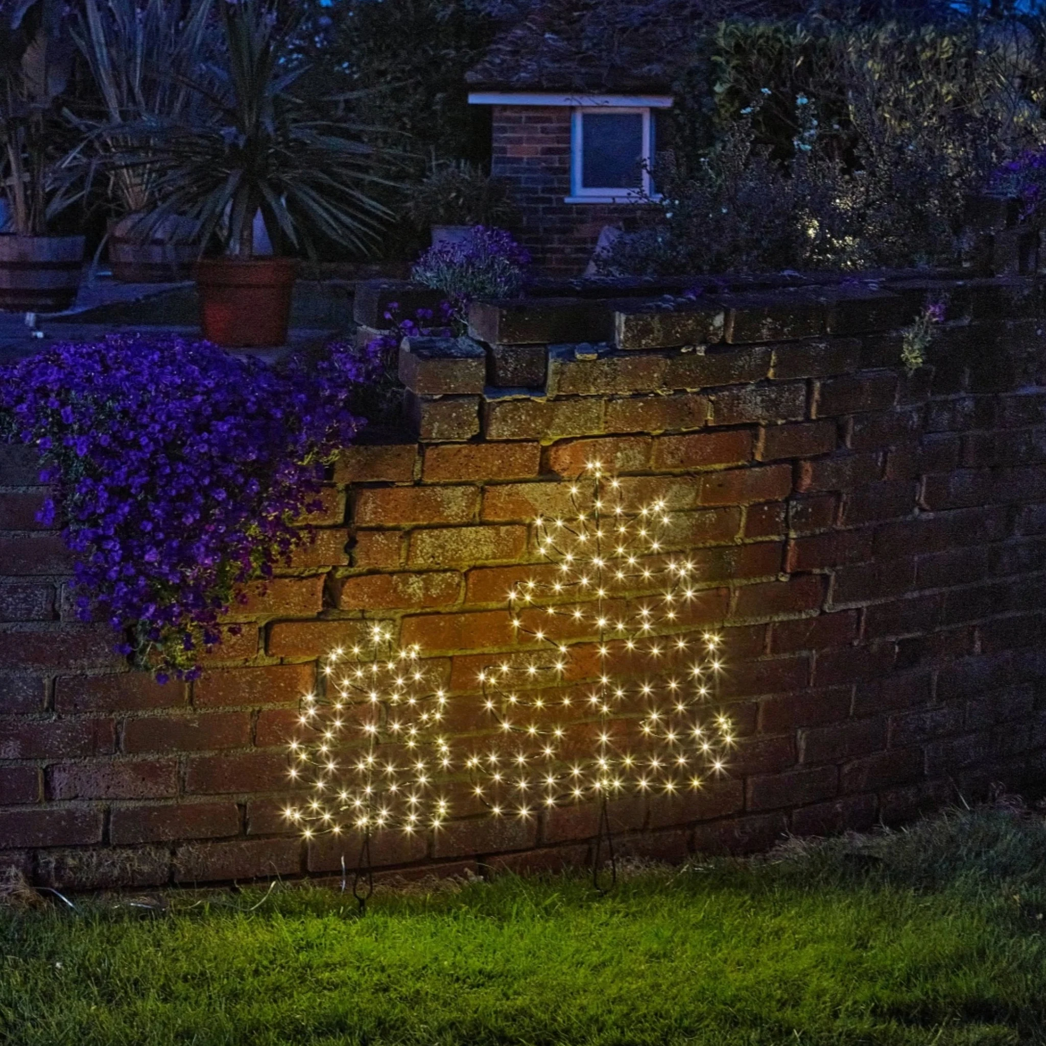 H Potter Solar Illuminated Estate Leaf Garden Light Large - Image 5