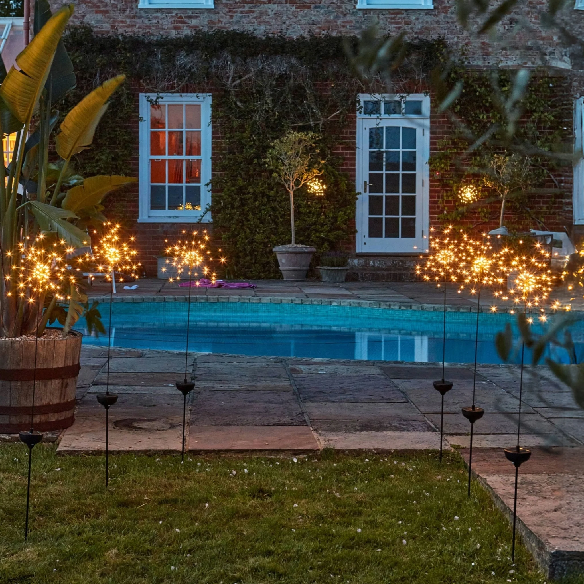 H Potter Solar Sparkle Stake Light – 90 LED Outdoor Solar Garden Light - Image 7