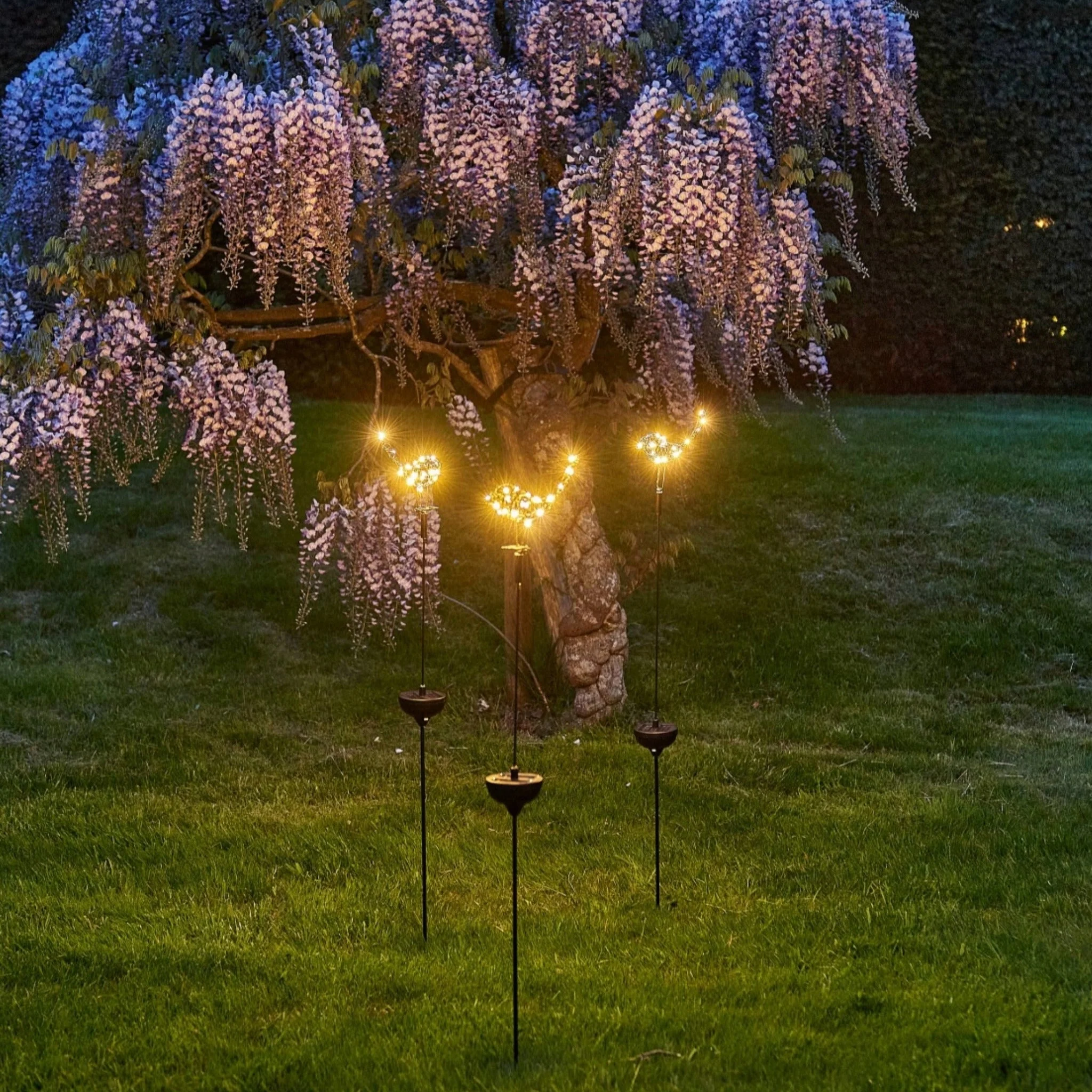 H Potter Solar Sparrow Garden Stake Light – Metal Bird with 20 LEDs - Image 4