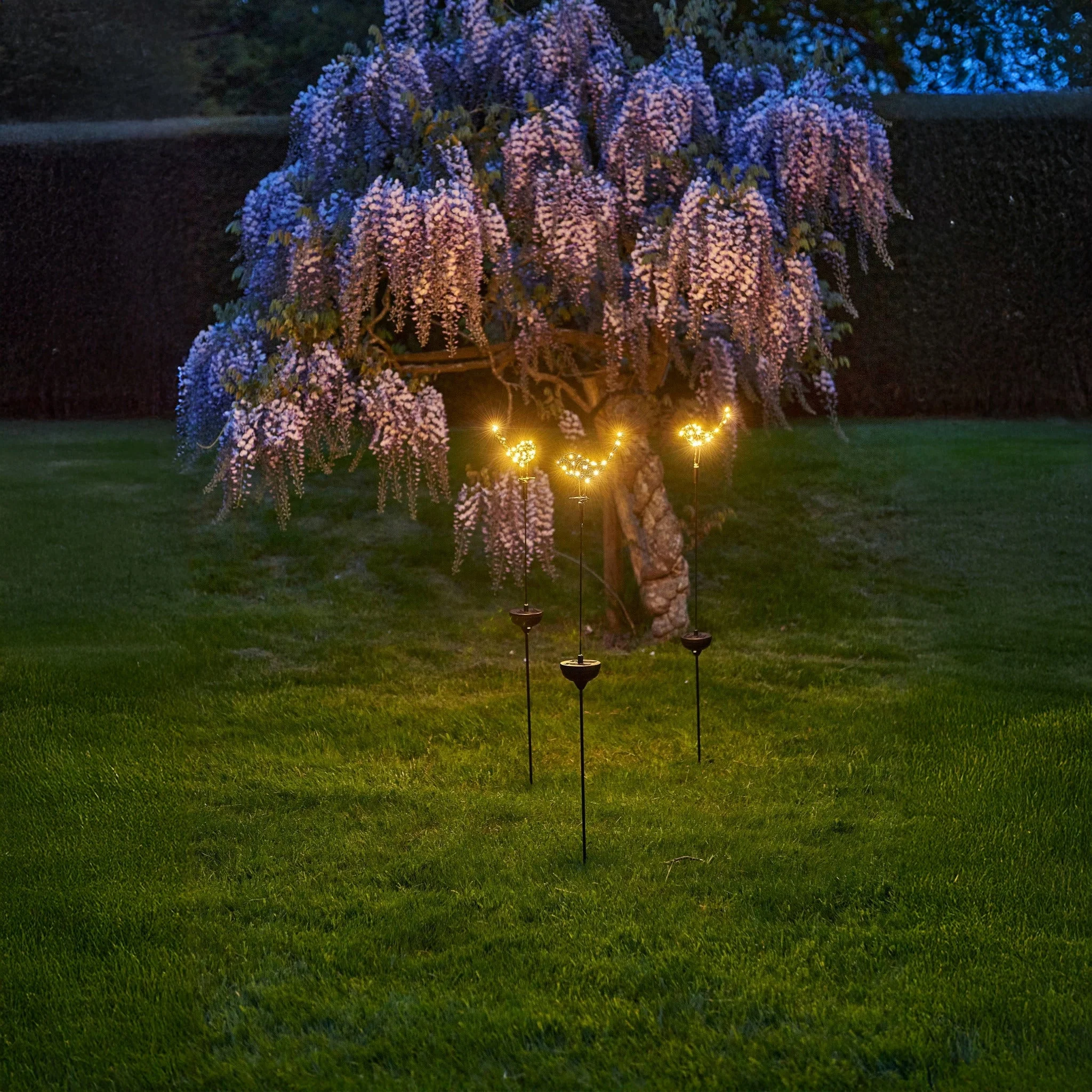 H Potter Solar Sparrow Garden Stake Light – Metal Bird with 20 LEDs - Image 5