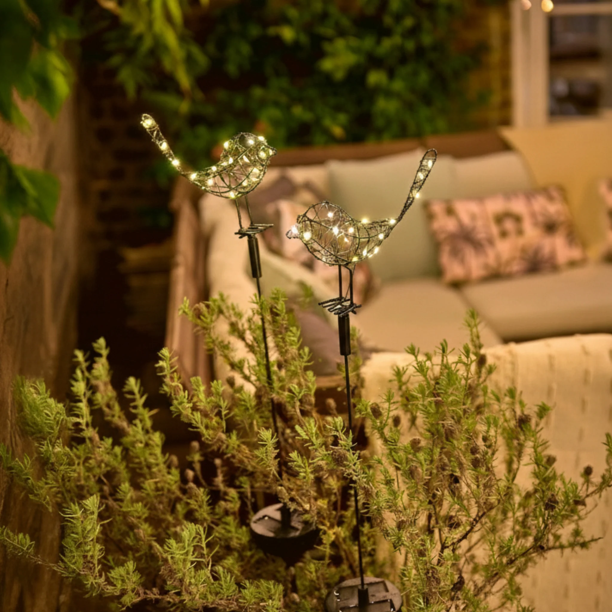 H Potter Solar Sparrow Garden Stake Light – Metal Bird with 20 LEDs - Image 8