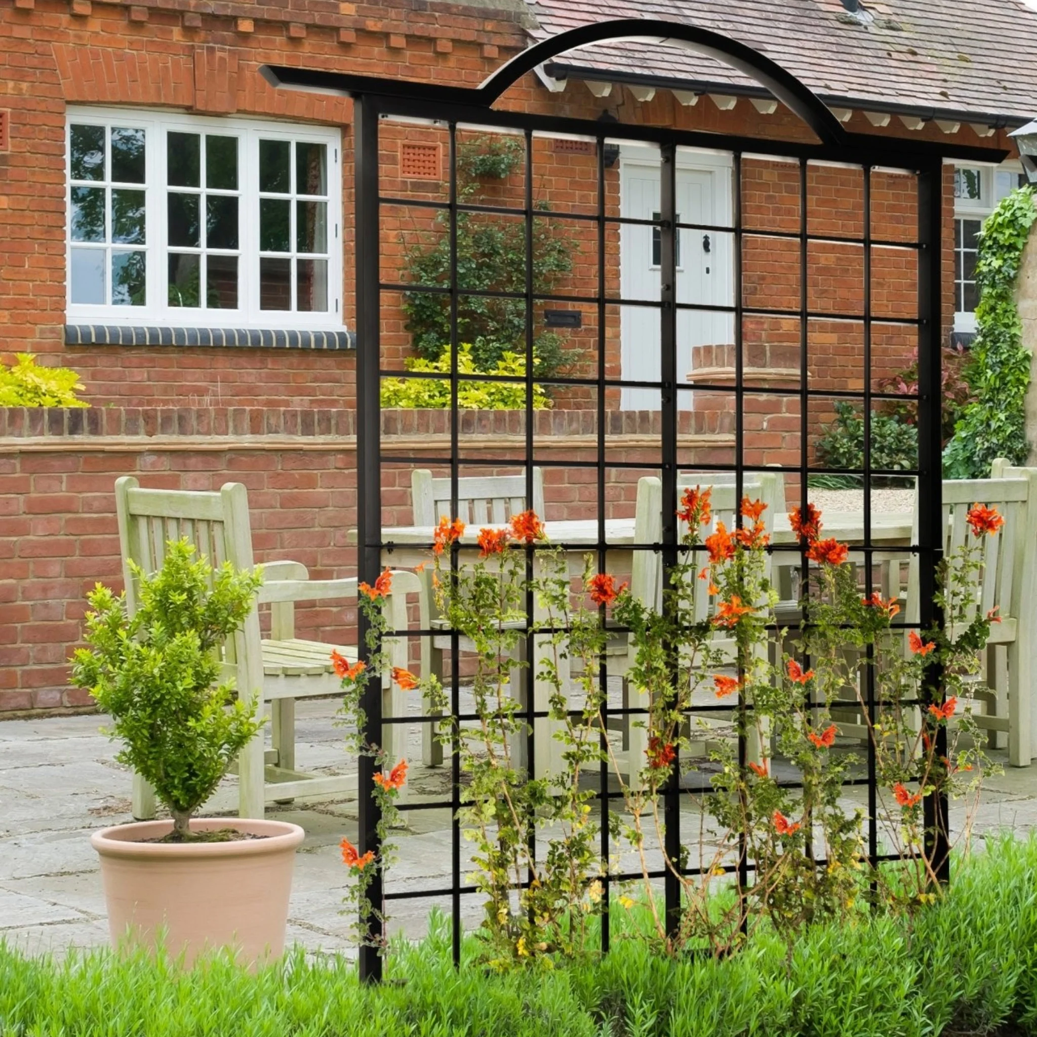 H Potter Chesterfield Trellis - Black Freestanding Garden Screen - Image 2