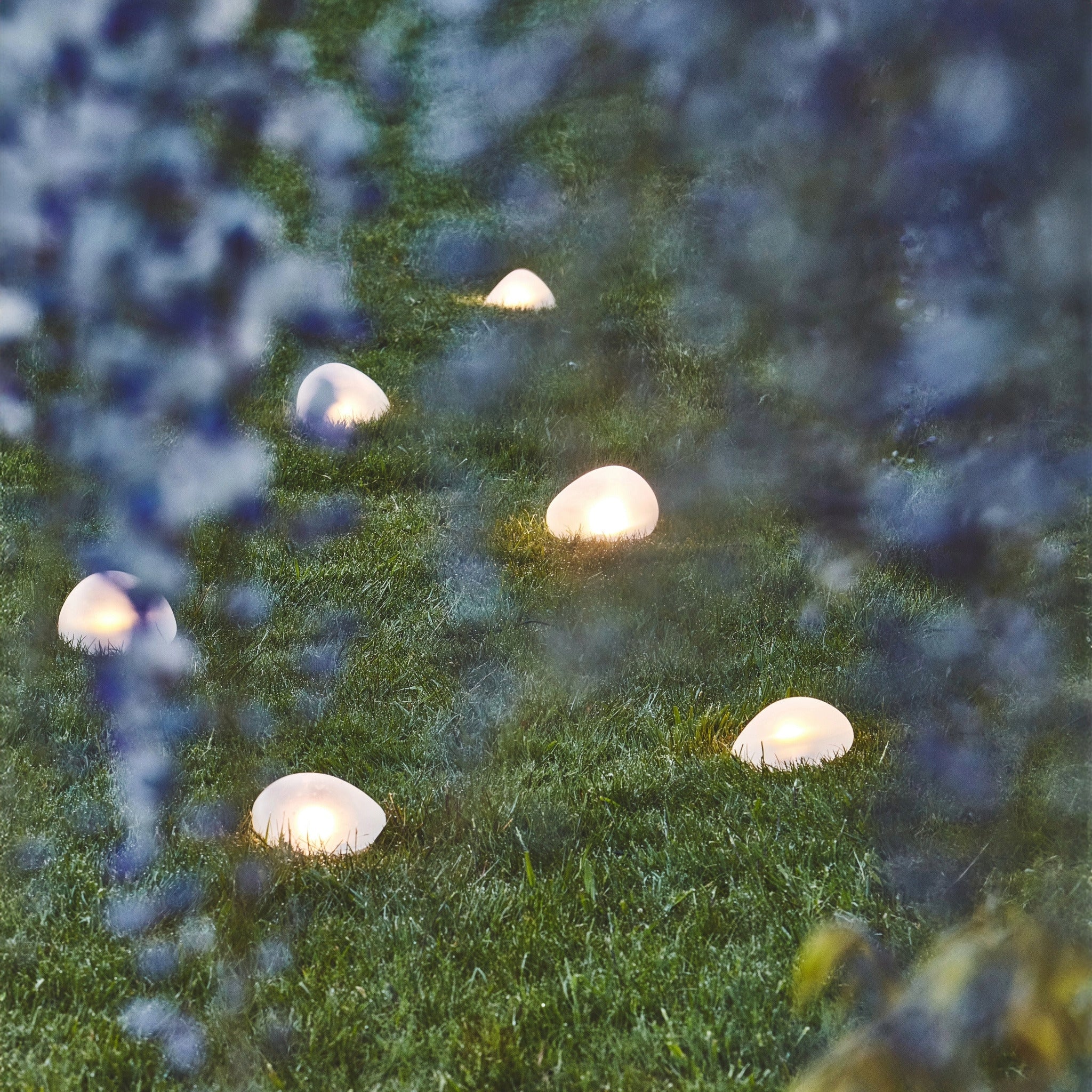H Potter Solar Glass Riverstone Rock Light – Warm LED Outdoor Garden Accent (Large or Small) - Image 10